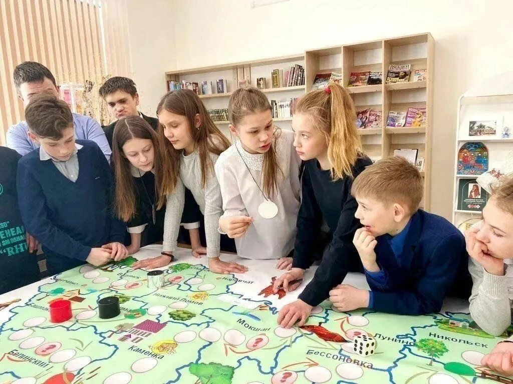 Краеведческая игра «Люби и знай свой край», Библиотека п. Ханымей